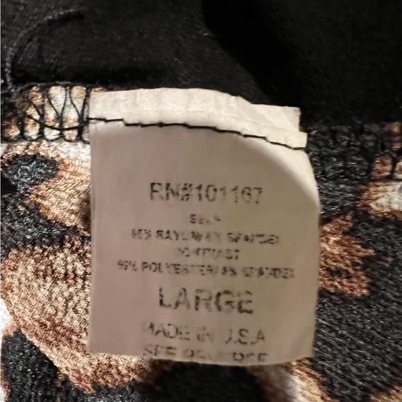Cha-Cha Vente Half Black Half Animal Print Long Tunic Top Size Large - Picture 6 of 7